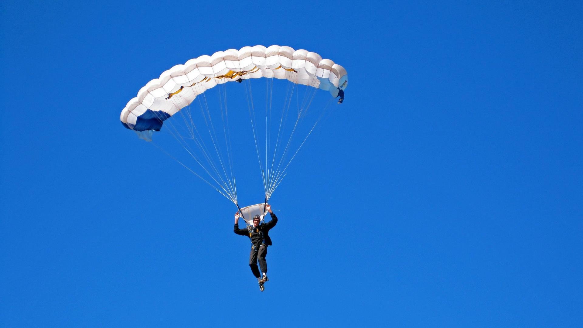 辽篮精神闪耀麦迪逊，布伦森关键球背后的东方启示