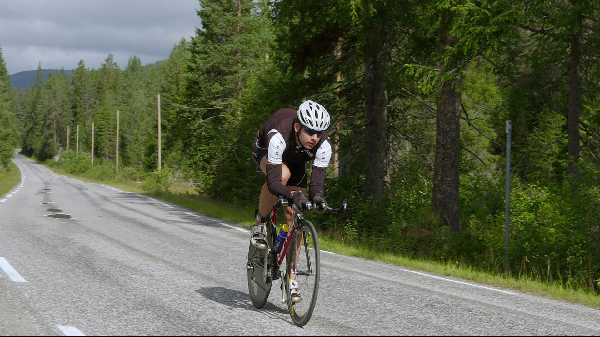 欧冠硬仗启示录，AC米兰战术粉碎墨西哥新贵，苏亚雷斯再证逆境之王本色